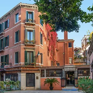Otel La Fenice Et Des Artistes, Venedik